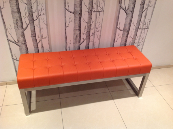 deep button leather bench