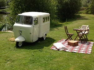 tuk-tuk-and-blanket-1