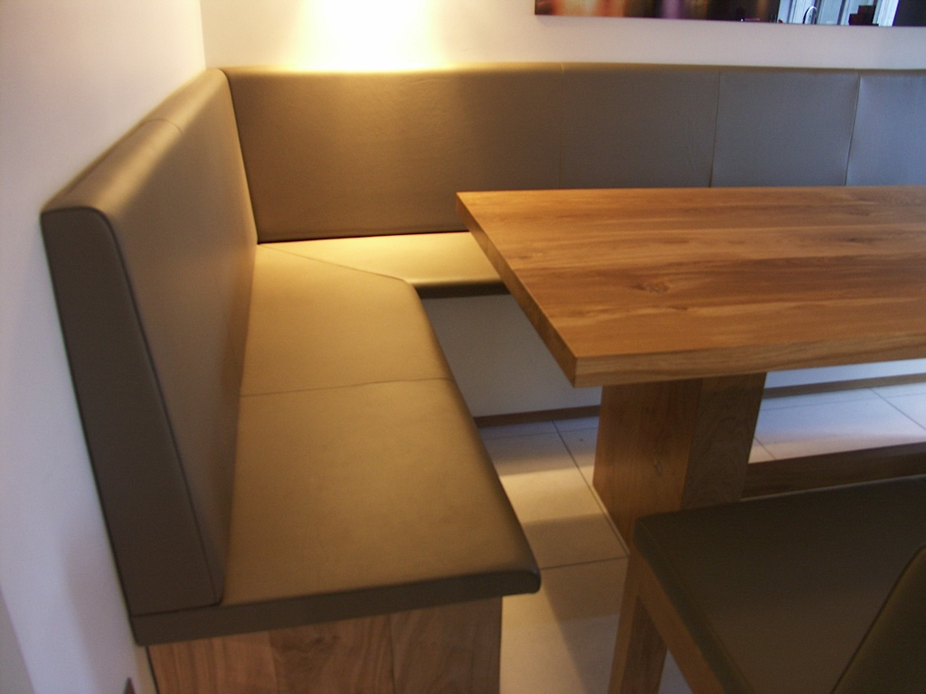 corner bench and table