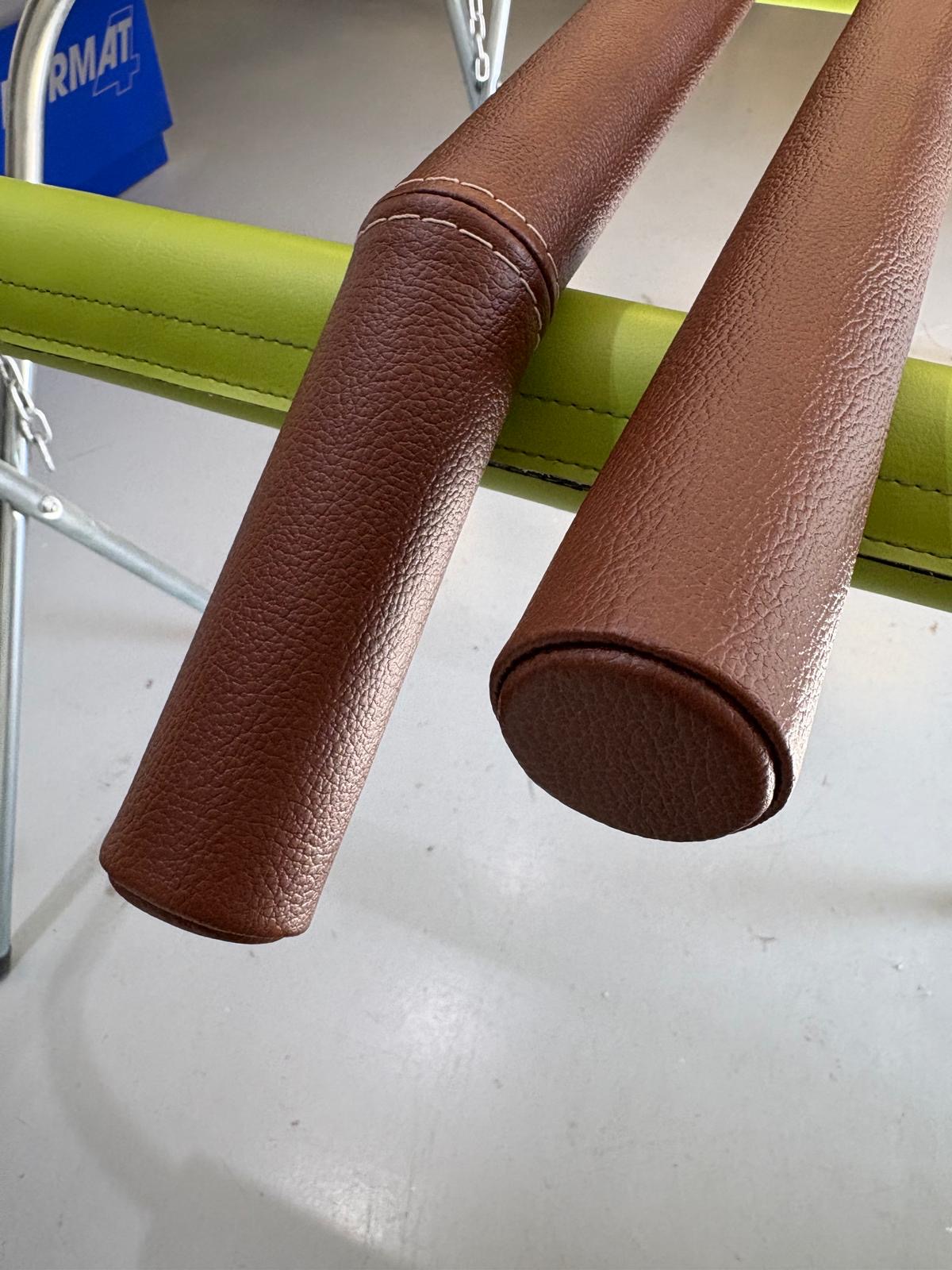 7d353703-00a5-4893-8e8d-25038e9f7cd0 Round leather handrail
