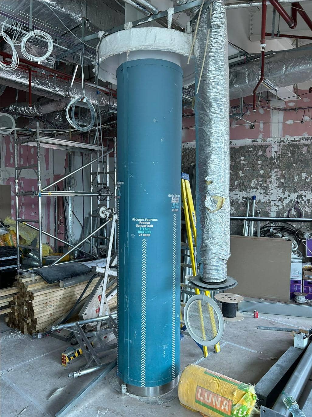 Twickenham leather pillar 7